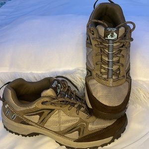 New Balance 659 Hiking Walking Shoes Womens 9 Taupe Suede Mesh